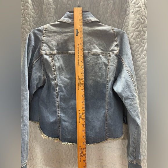 Jean jacket - Picture 13 of 15